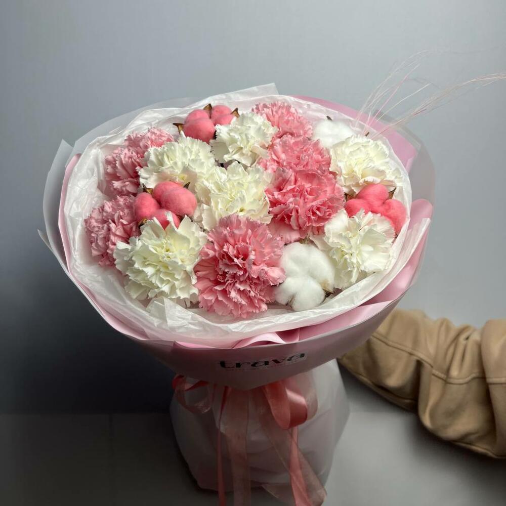 https://content2.flowwow-images.com/data/flowers/1000x1000/04/1732911562_89662904.jpg